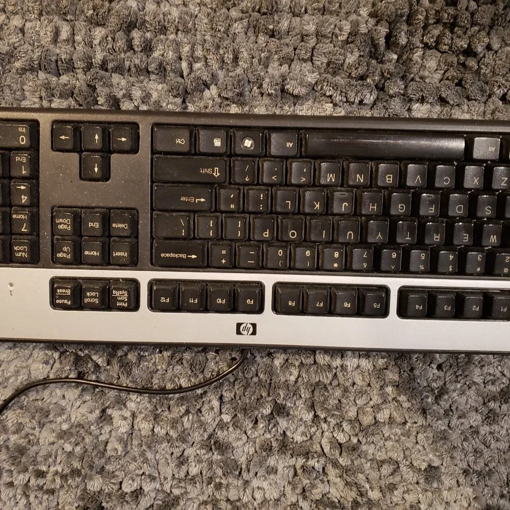 HP computer desk top wired key board